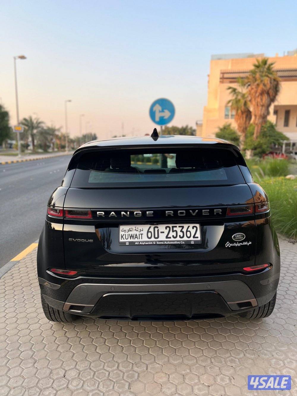 رنج روفر ايفوك Dynamic موديل 2021 بحالة الوكالة4
