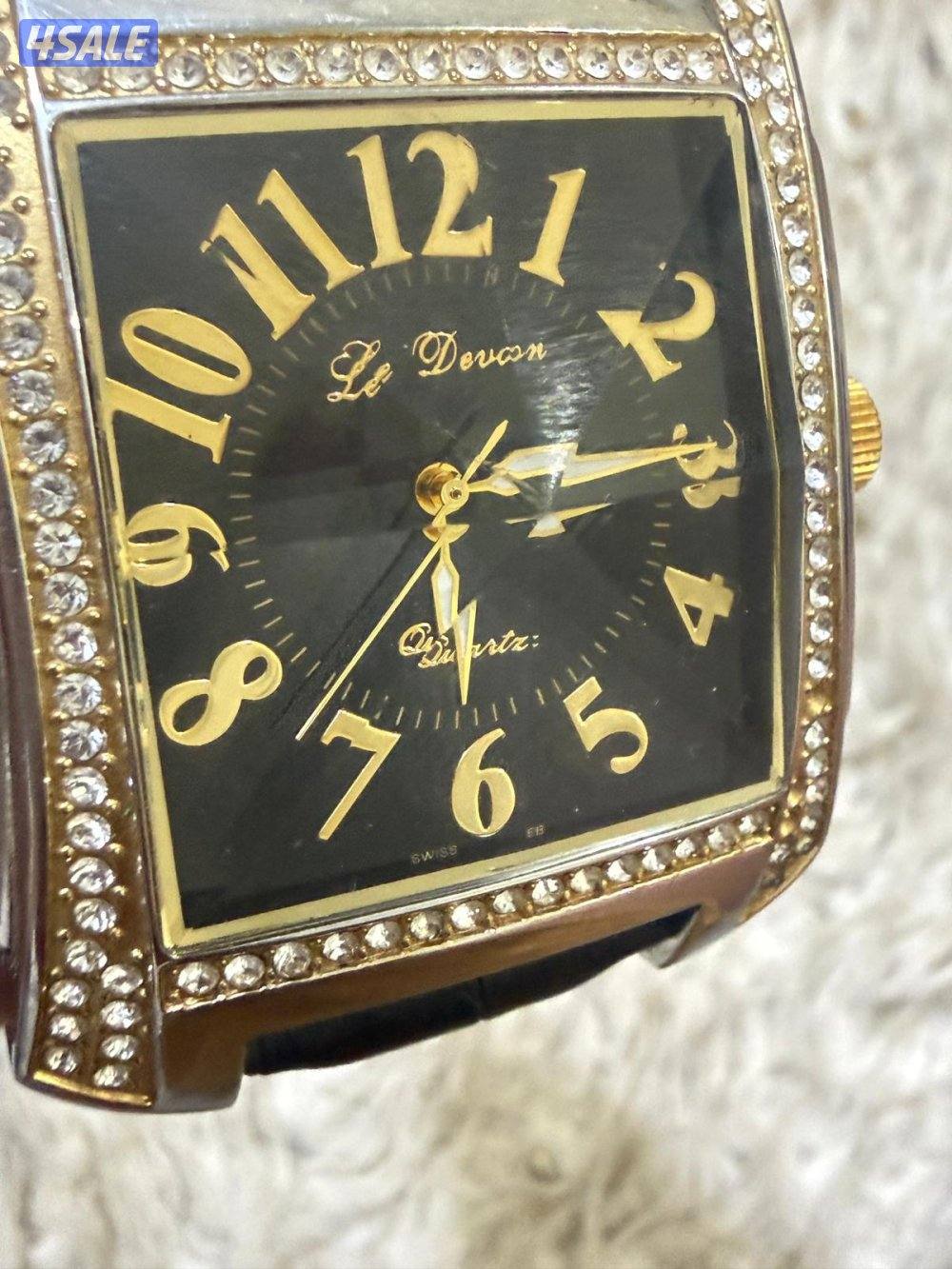 مجموعة ساعات نسائية ماركات مختلفة  بحالة جيدة بيعه جملة1