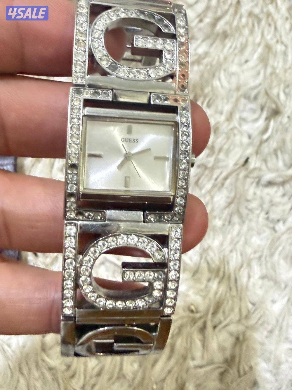 مجموعة ساعات نسائية ماركات مختلفة  بحالة جيدة بيعه جملة5