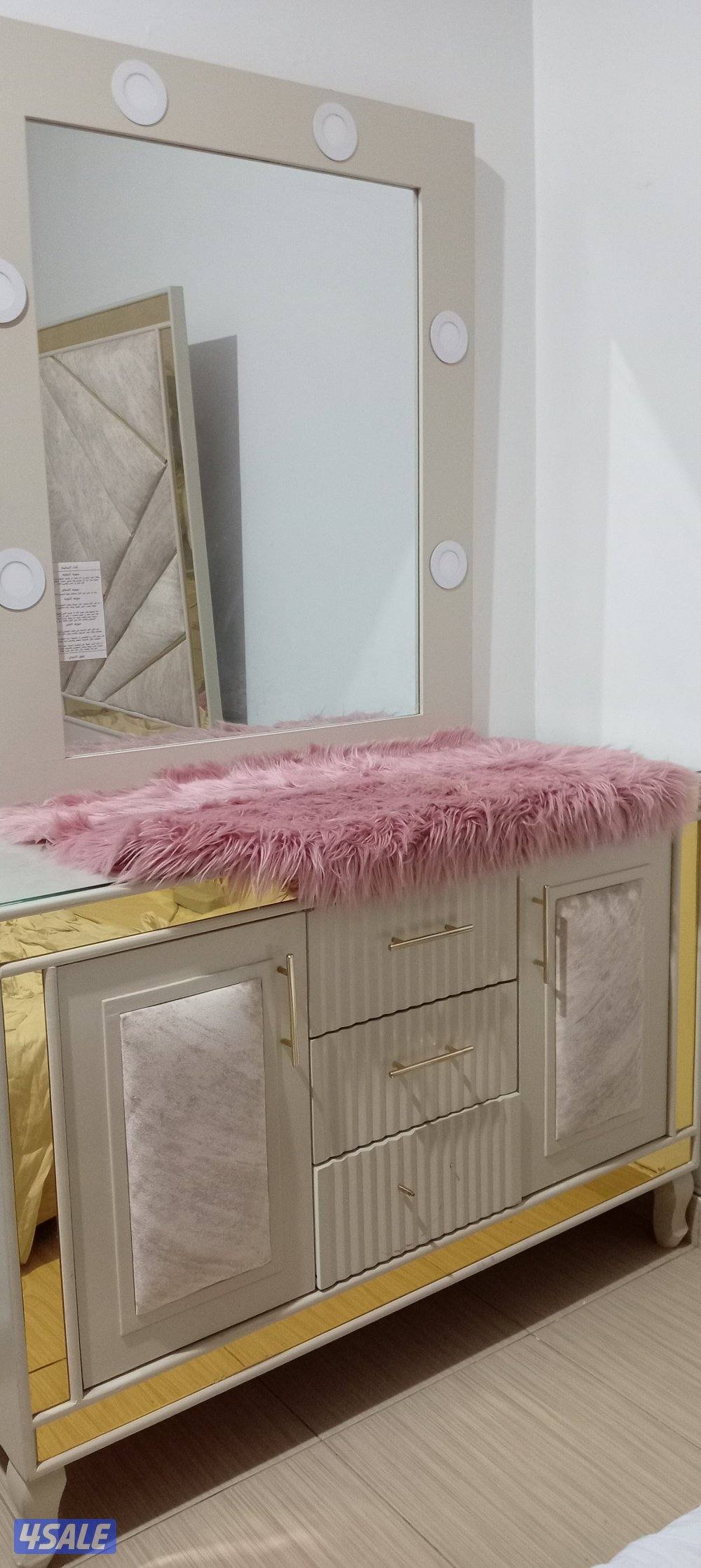 للبيع غرفه نوم كامله3