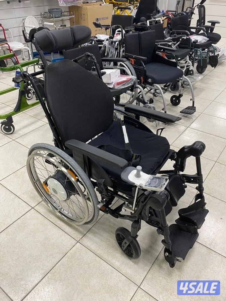 ✨ كرسي متحرك كهربائي ألماني الصنع – راحة كاملة وإمالة حتى التسطـيح! ✨2