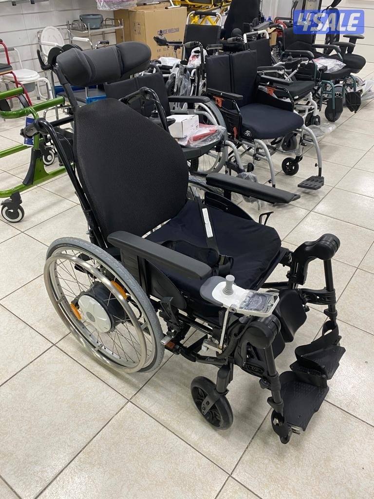 ✨ كرسي متحرك كهربائي ألماني الصنع – راحة كاملة وإمالة حتى التسطـيح! ✨4