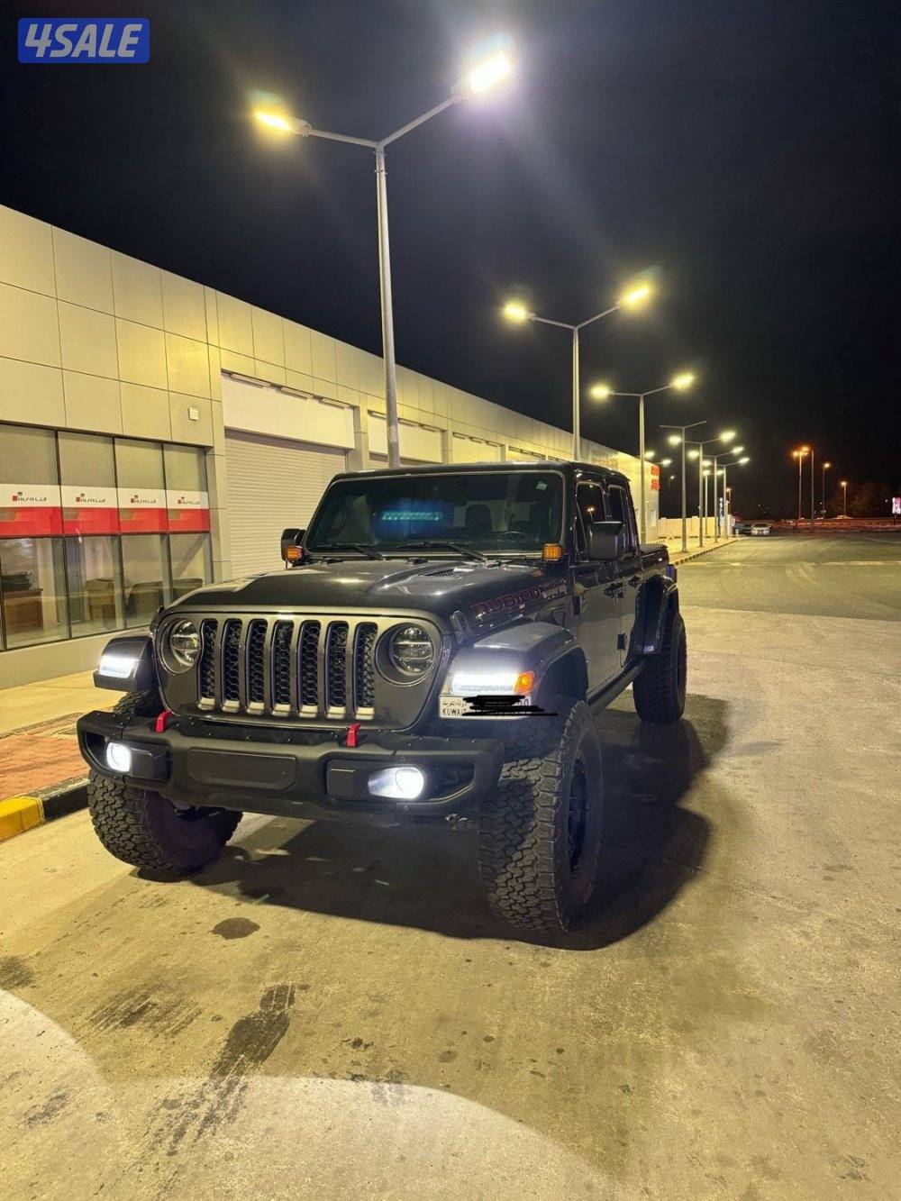 وأنيت رانجلر قلاديتور0