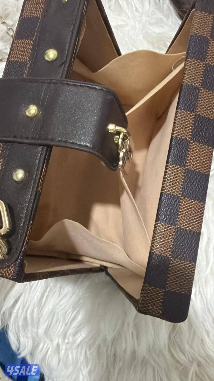 طقم متكامل ثلاث قطع من شنطة نسائية  ثلاث احجام مختلفة1