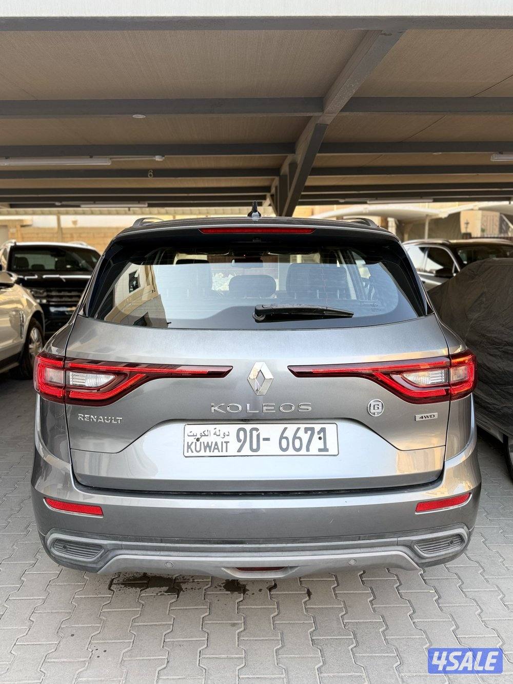 سيارا رينو كوليوس جيب4