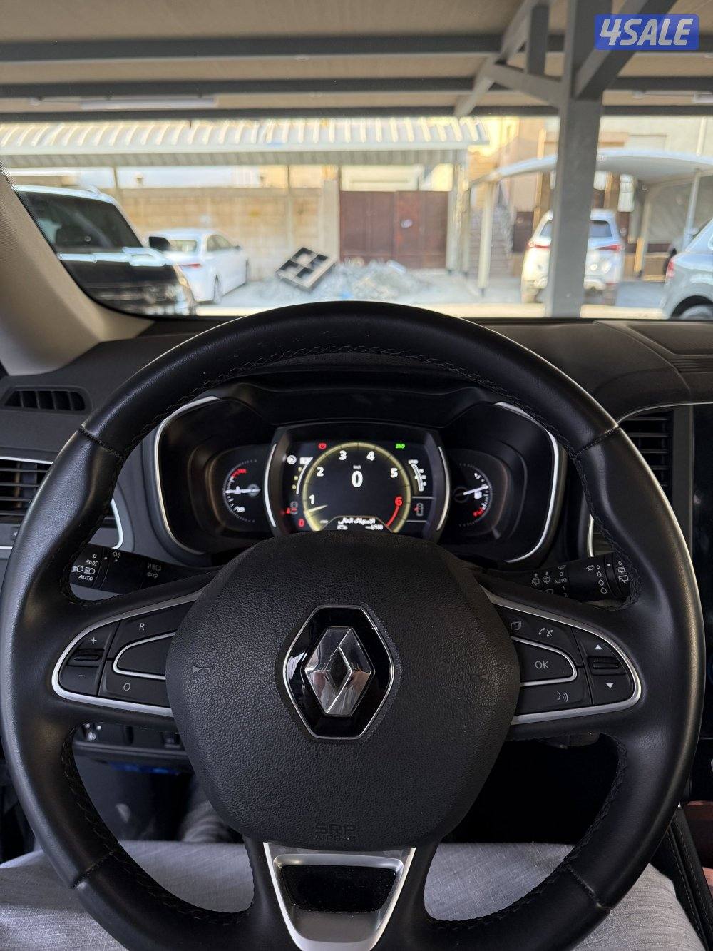 سيارا رينو كوليوس جيب5