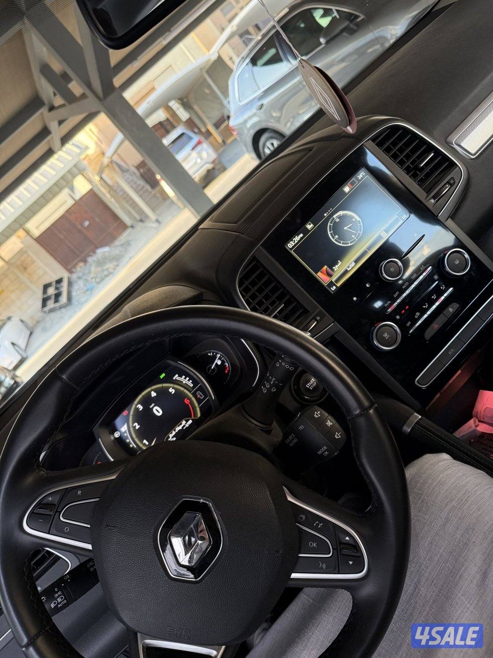 سيارا رينو كوليوس جيب6