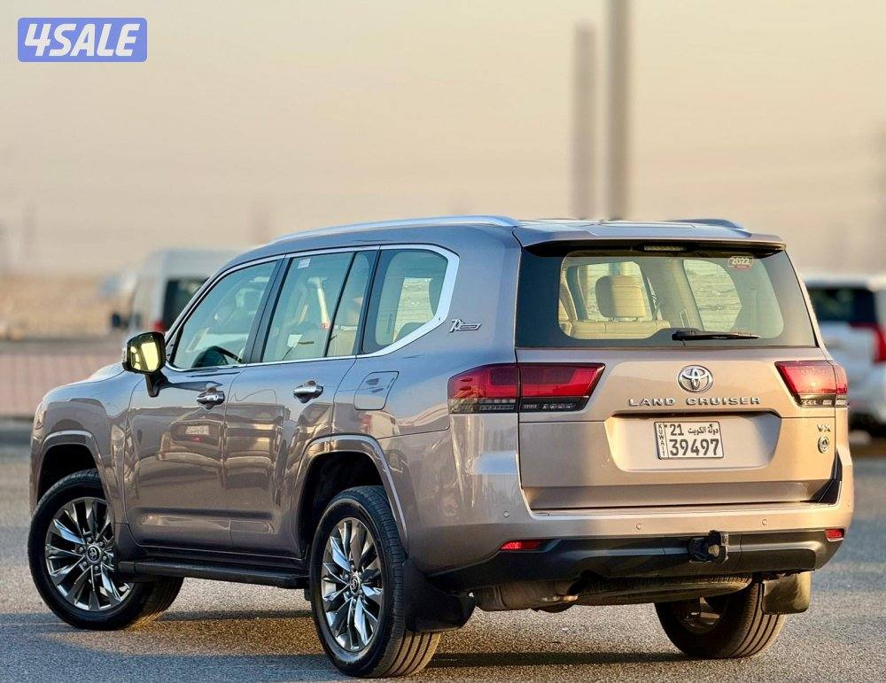 لاندكروزر 2022 VX شرط الفحص بدون تيربو3
