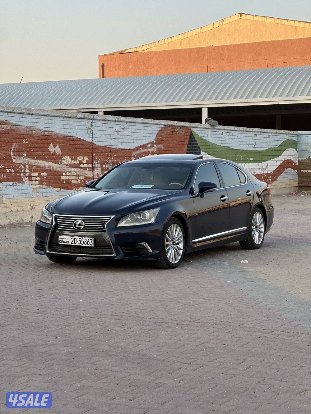 2013 من داخل اوف وايت1