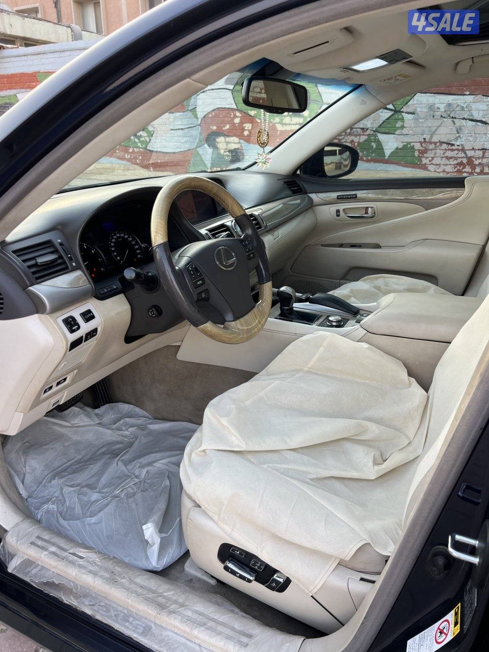 2013 من داخل اوف وايت5