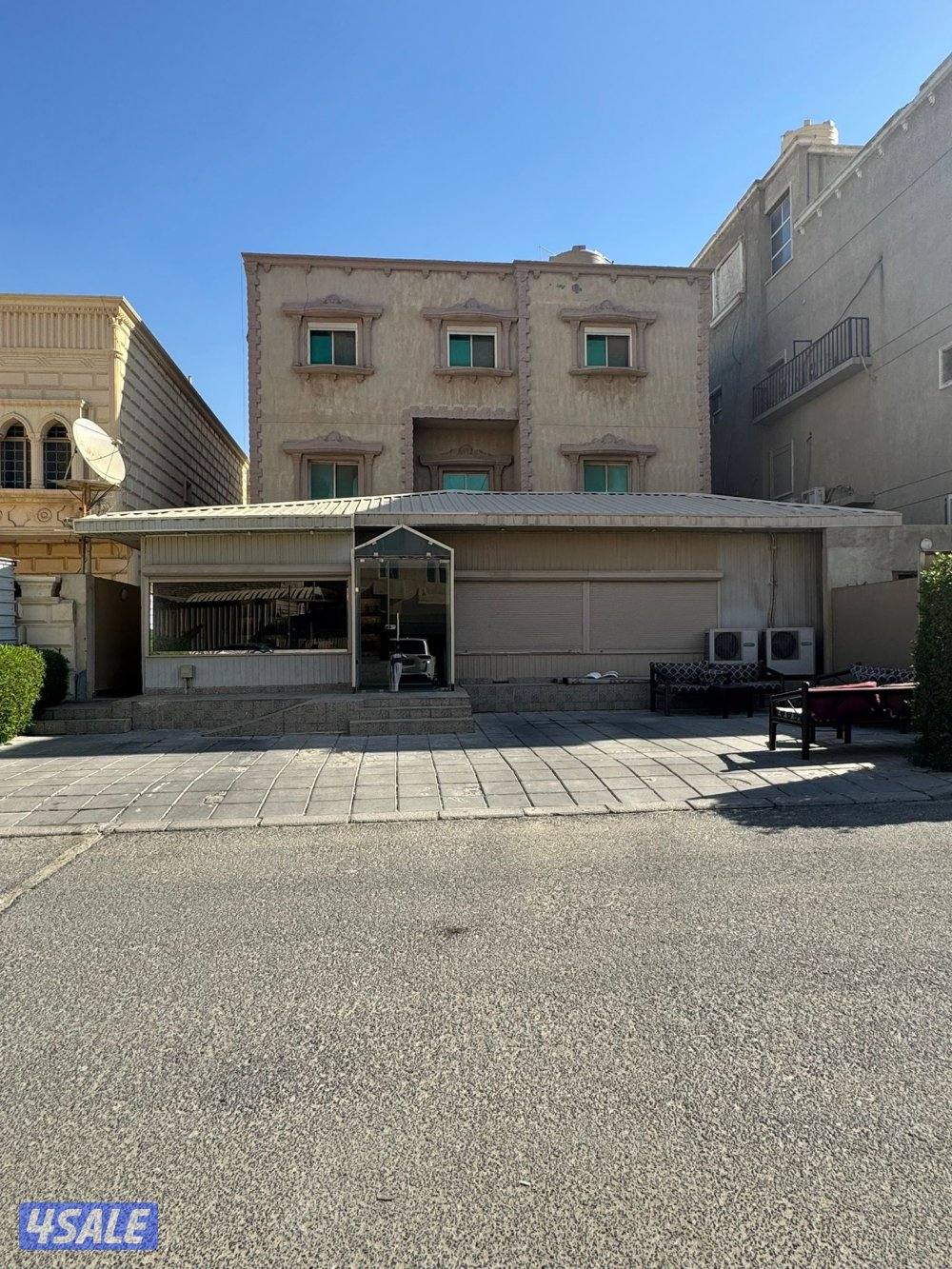 للبيع فيلا في ام الهيمان0