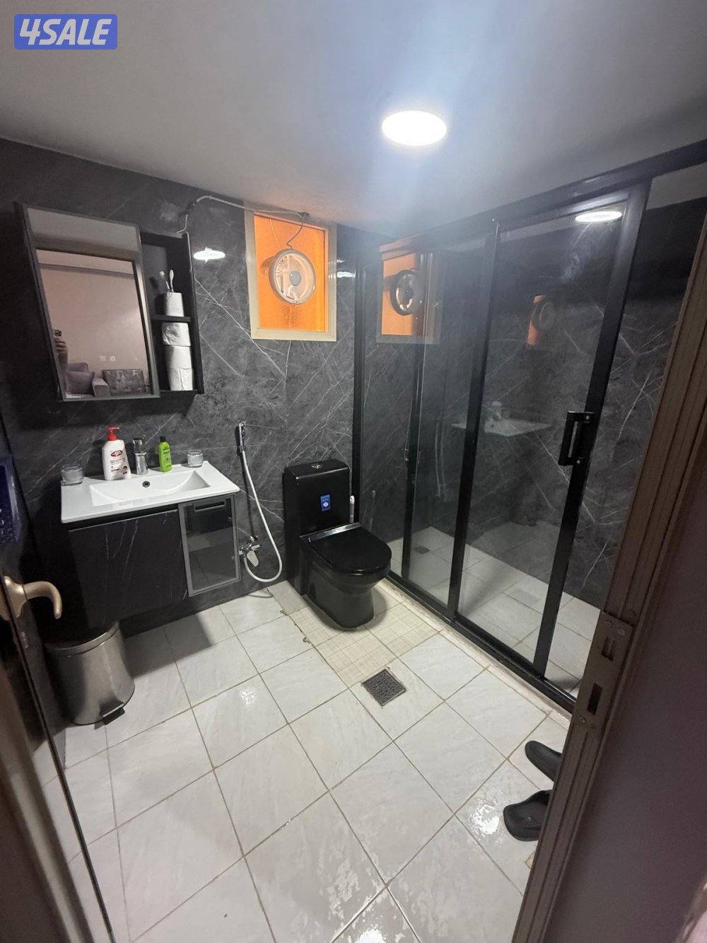 شقه للايجار خلو غرفه وصاله ومطبخ وحمام تشطيب سوبر لوكس2