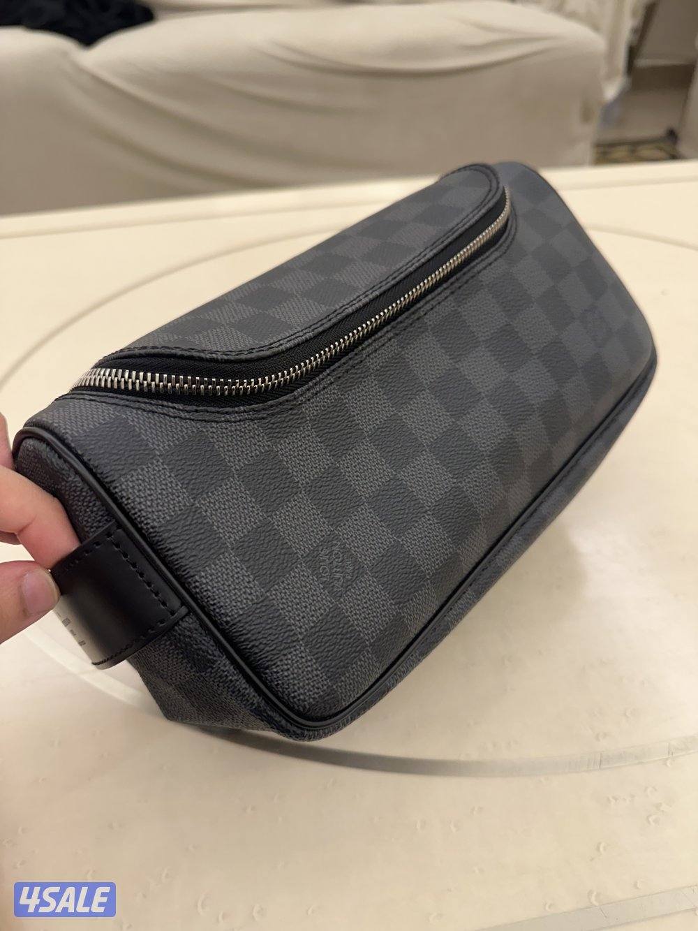 للبيع جنطة يد LV جديده مو مستعمله2