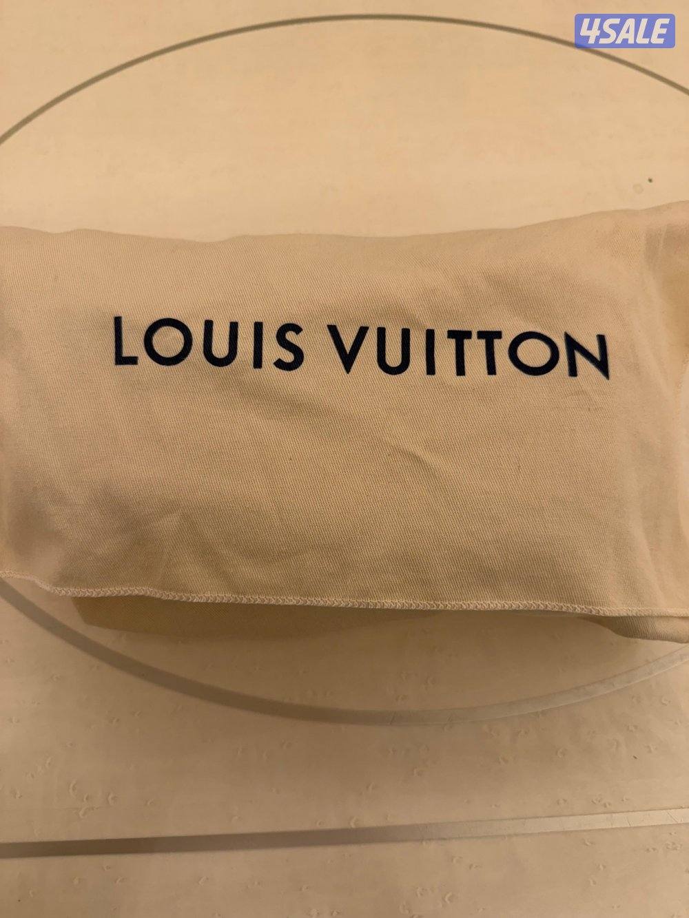 للبيع جنطة يد LV جديده مو مستعمله3