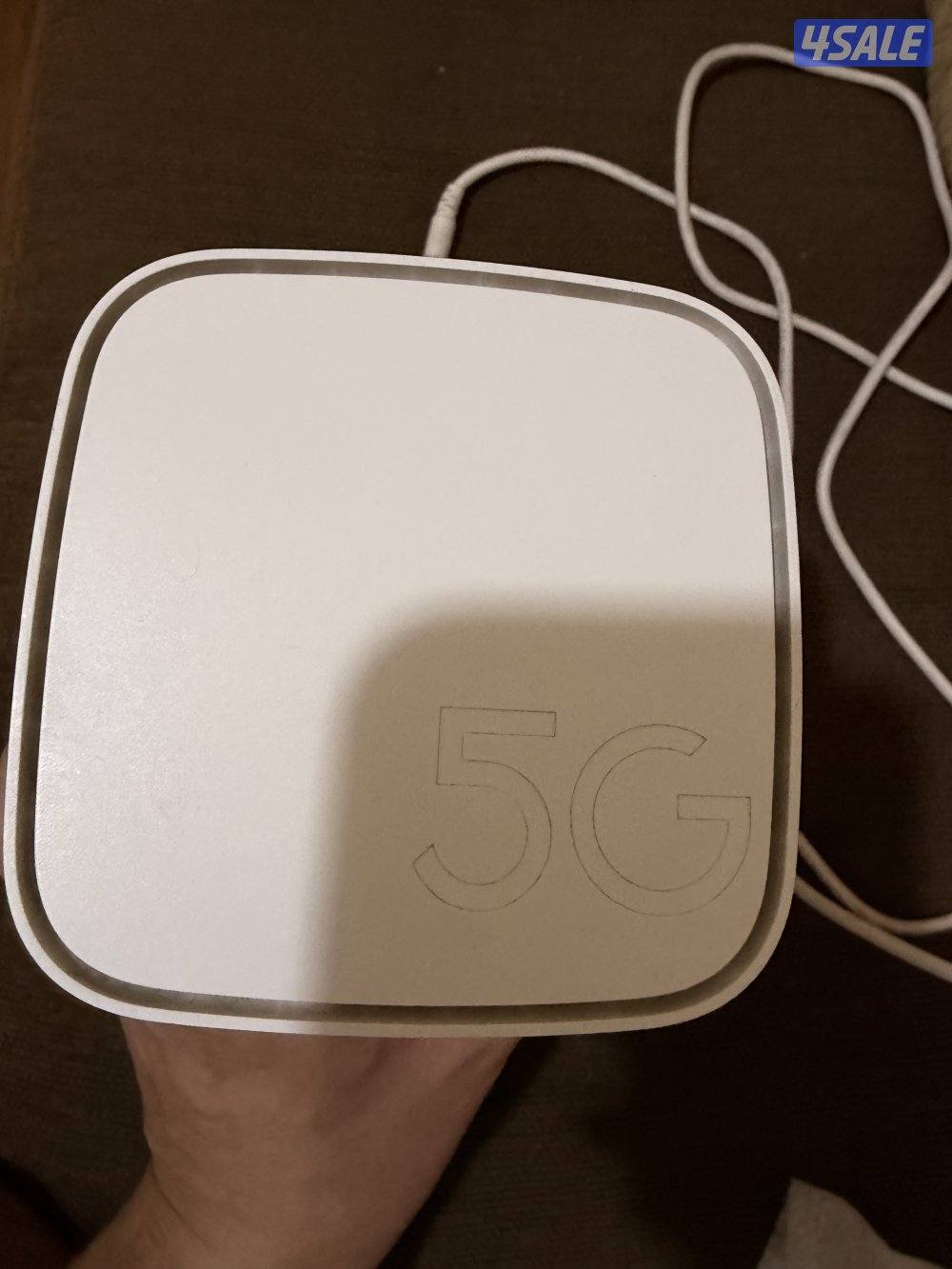 راوتر 5g  من زين  الشاحن الأصلي نظيف جدا للتواصل واتس اب عنواني الصلي1