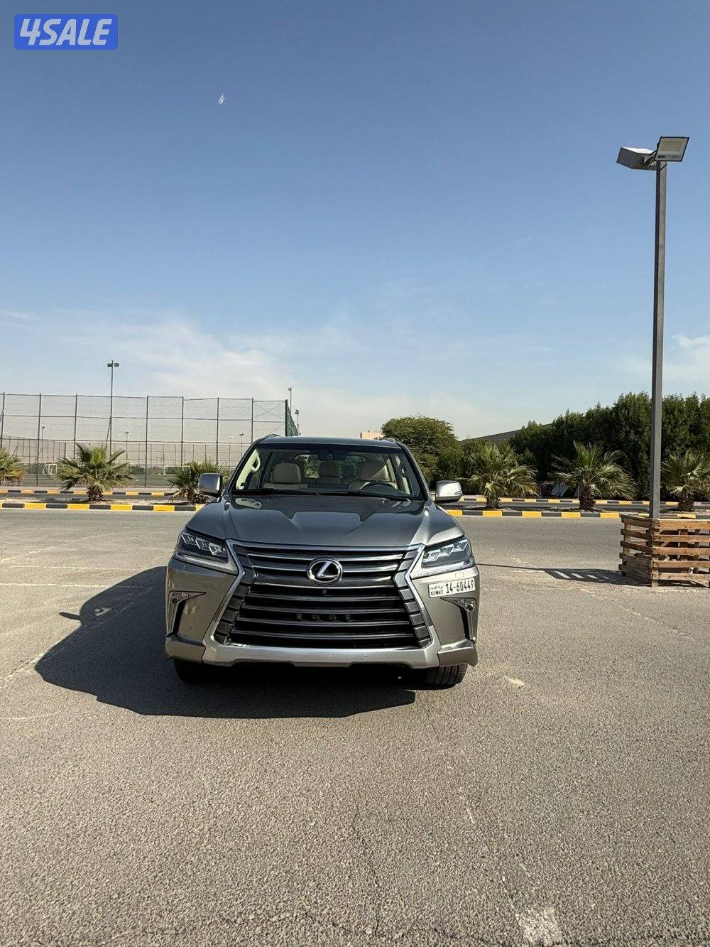 لكزس LX570 الساير 2016 درجه ثانيه بحاله الوكاله عداد 91 الف0