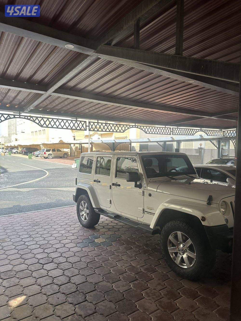 للبيع رانقلر 2014 صحارى بحاله جيده جيداً0