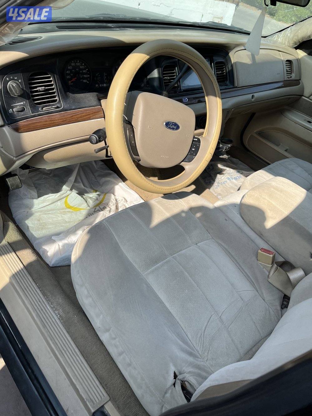 للبيع فورد فكتوريا موديل 20102