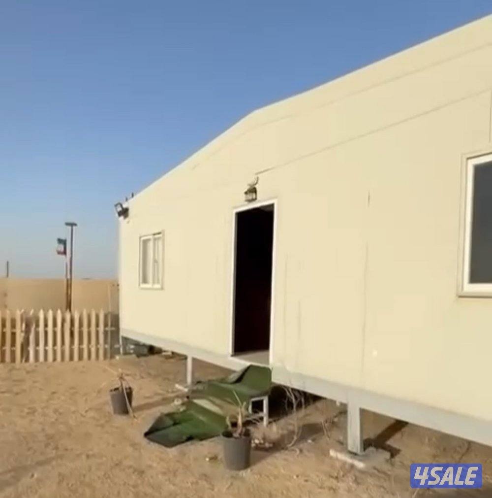 للبيع شالية ساندويش بانيل تقريبا ١٠في ٤ غرفتين وحمام بكبد نظيفه جدا0