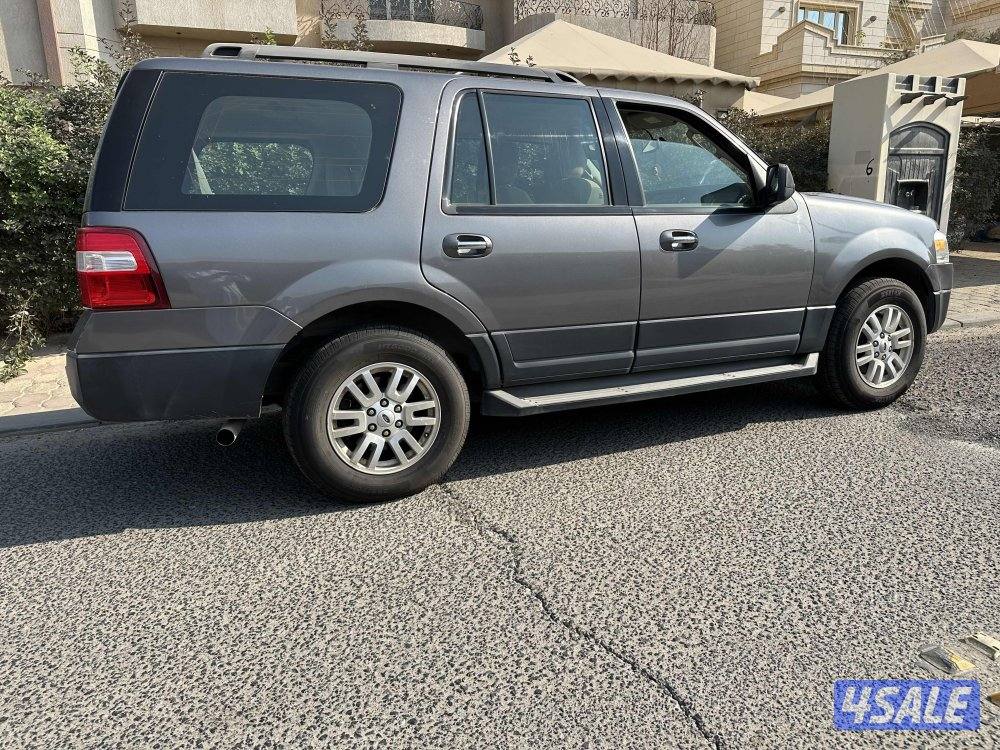 للبيع فورد اكسبدشن - موديل ٢٠١٢2