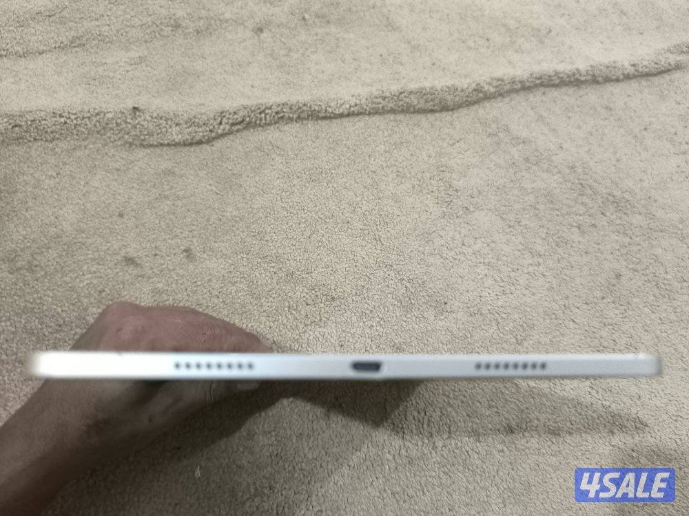 ايباد ام ون بوصه 11غيغا 128نضيف في كسر بالشاشه بسيط2