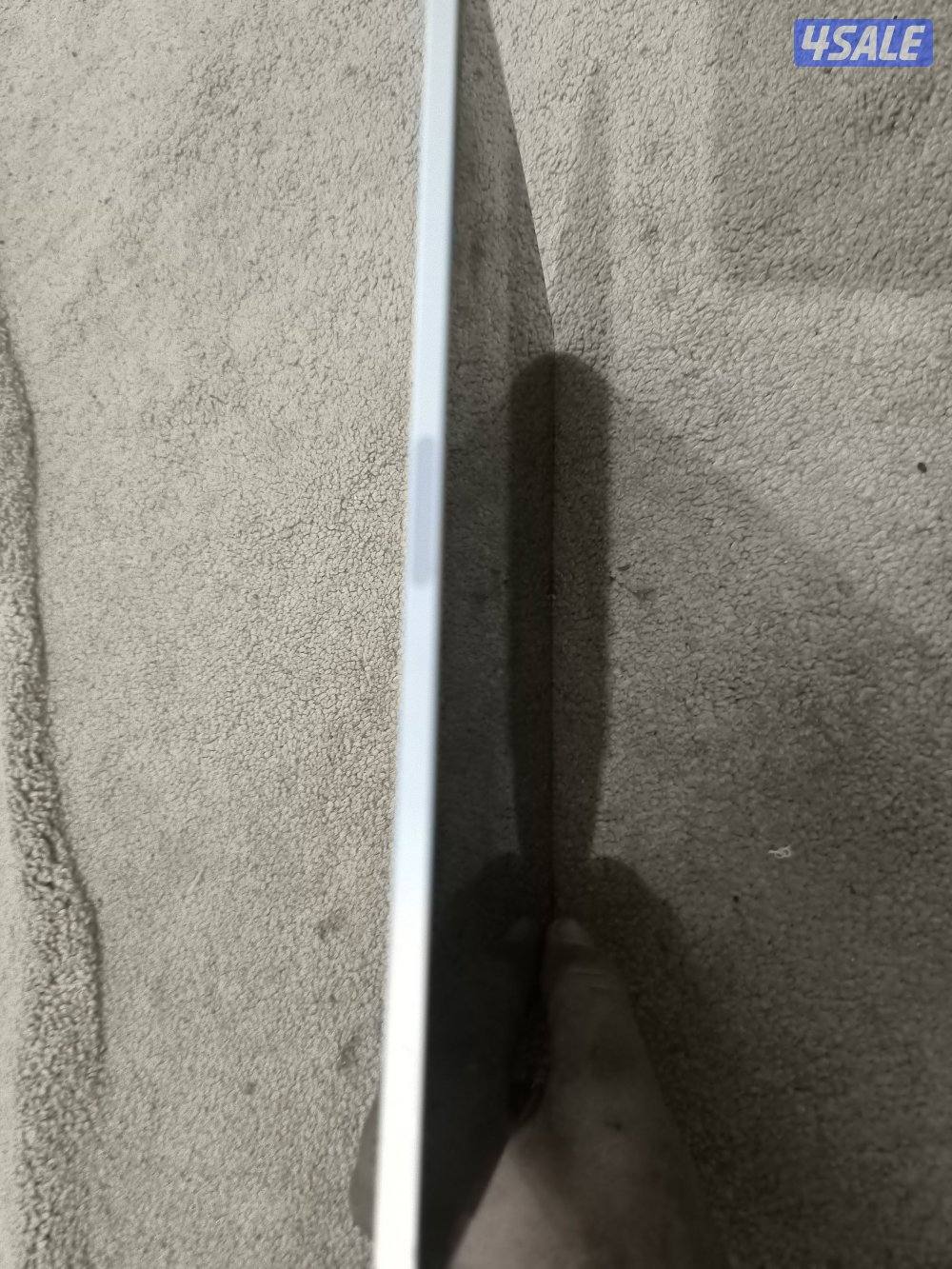 ايباد ام ون بوصه 11غيغا 128نضيف في كسر بالشاشه بسيط3