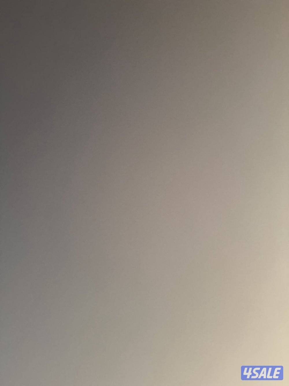 للايجار شقة ثلاث غرف وحده ماستر وصاله ومطبخ وحمامين للمعاريس فقط0