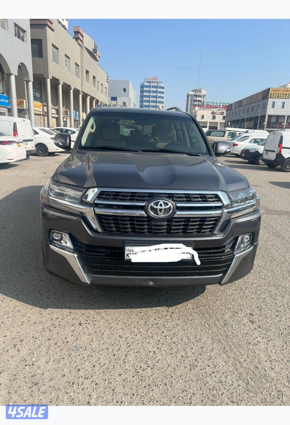 للبيع لاندكروزر مدل ٢٠٢١ماشي٢٠٠  بسم الله تبارك الرحمان الموتر نظيف جد0