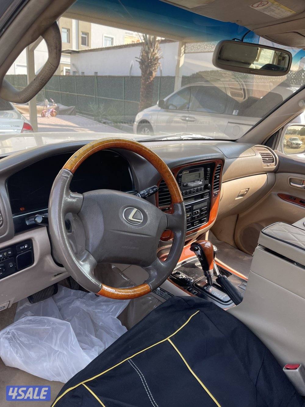جيب لكزس 20012