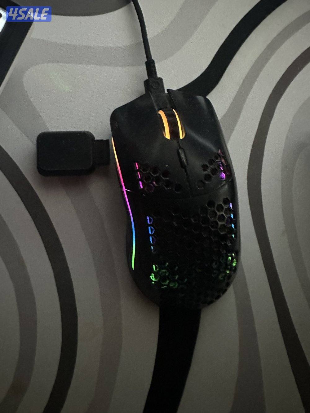 بيسي + شاشتين +ماوس +كيبورد +ستاند شاشه +مايك4