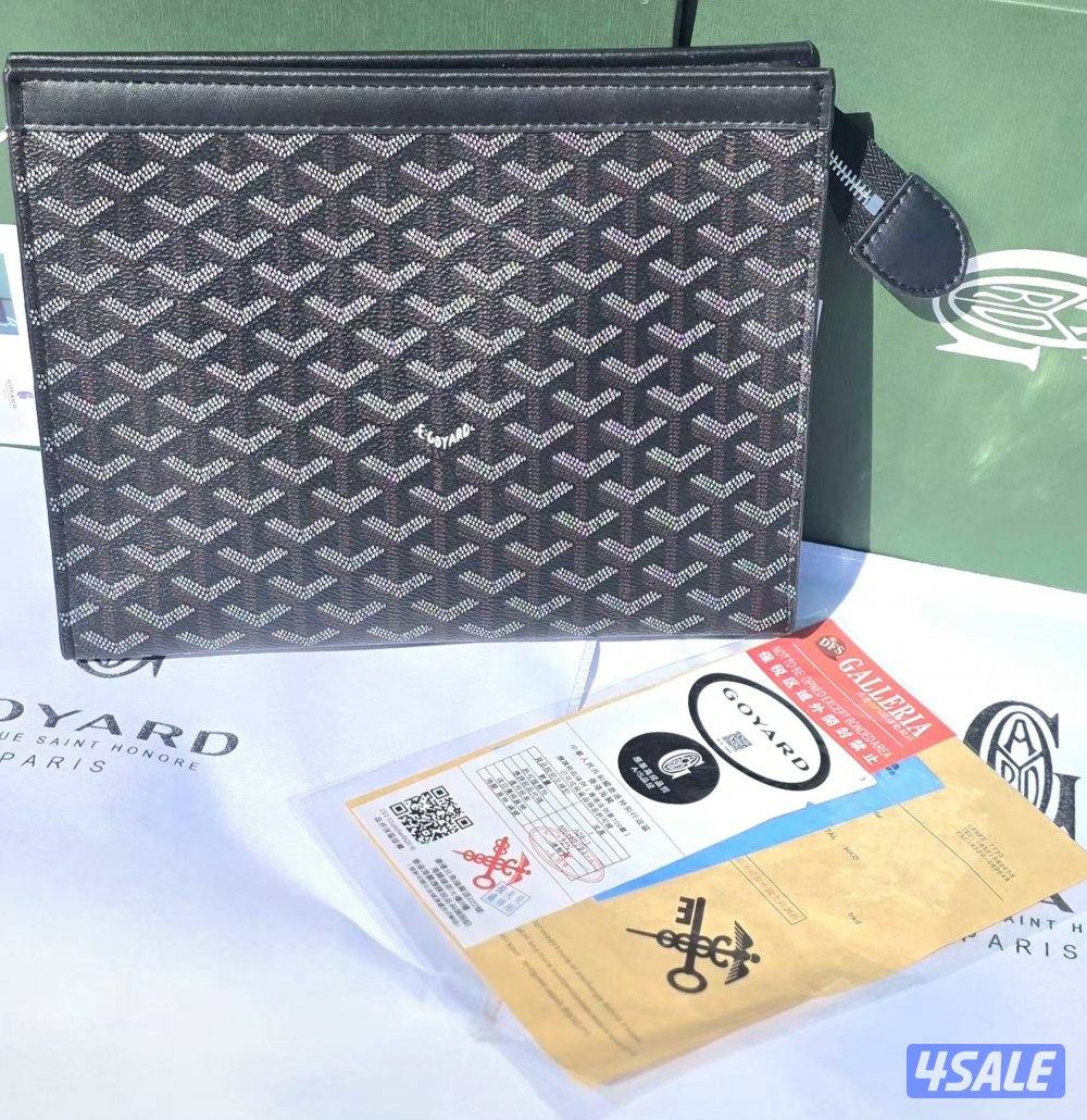 حقائبنا الفاخرة، حيث يجتمع التصميم الراقي مع الجودة التي تدوم.4