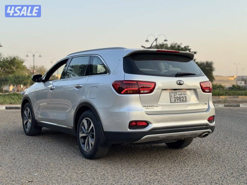 للبيع كيا سورينتو 2020 - صبغ الوكاله - ماشي 66 ألف - بحالة الوكاله10