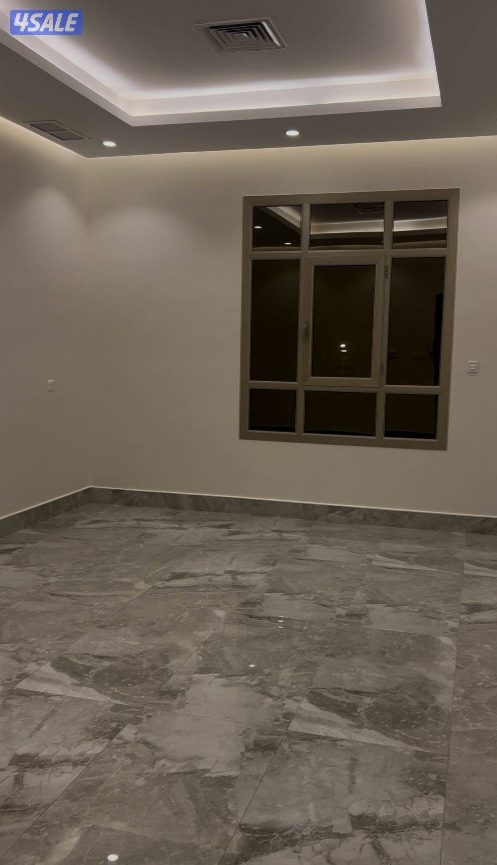 للايجار شقة في سعد العبدالله شارع رئيسي2