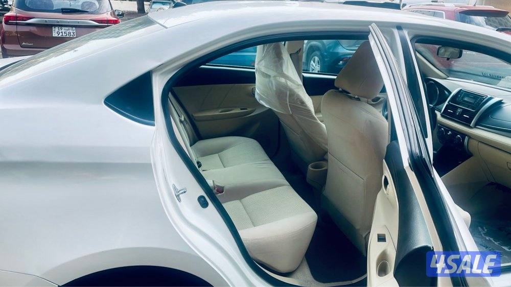 للبيع تويوتا يارس 20176