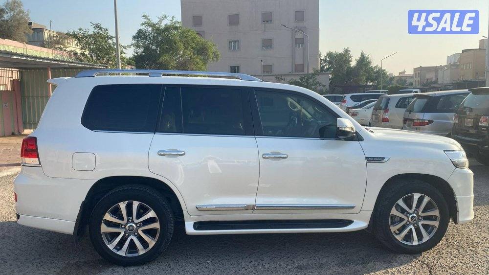 لاند كروز VX.R V8 ٢٠٢٠ الساير عداد ٢٠٠ ألف شرط الفحص صبغ وكاله2