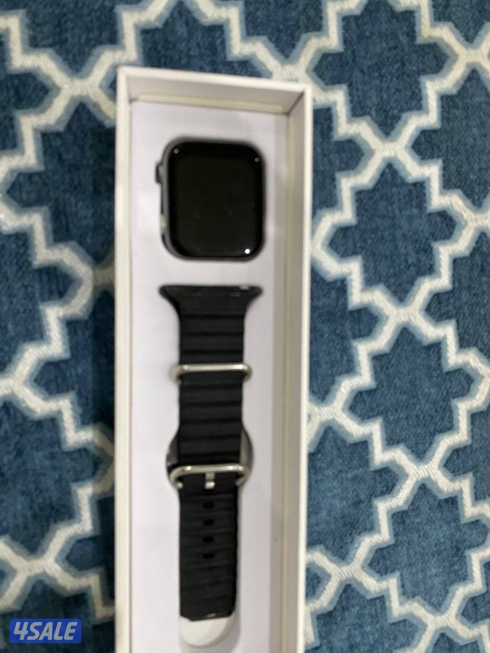 ساعه شبية ابل1