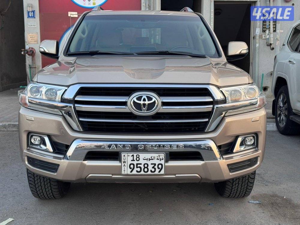 لاند كروز GX.R V8 ٢٠٢٠ الساير عداد ٢٢ ألف شرط الفحص صبغ وكاله0