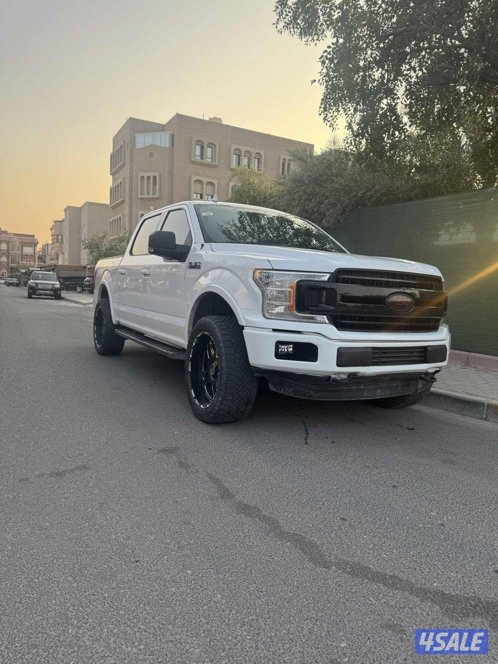 للبيع وانيت F150قير ارضي0