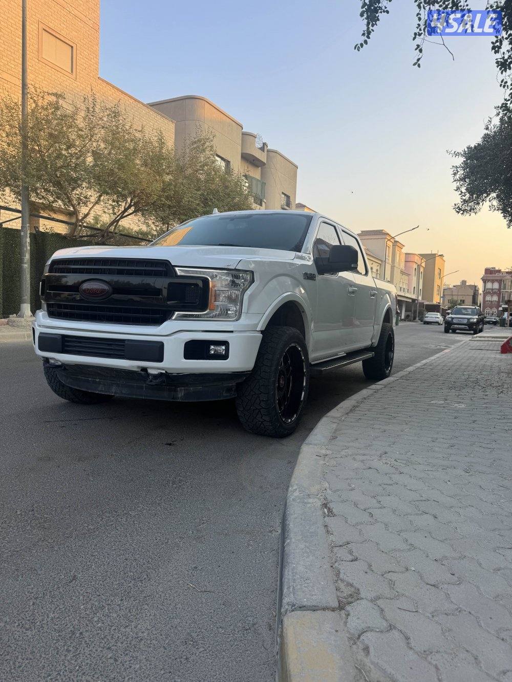 للبيع وانيت F150قير ارضي2