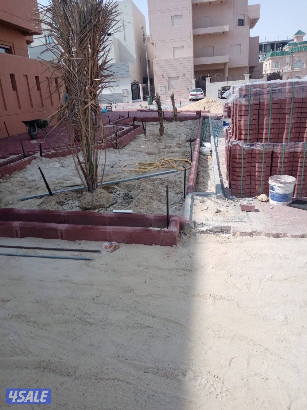 معلم فني لتوريد وتركيب جميع انواع البلاط المتداخل والكربستون وتنسيق ال12