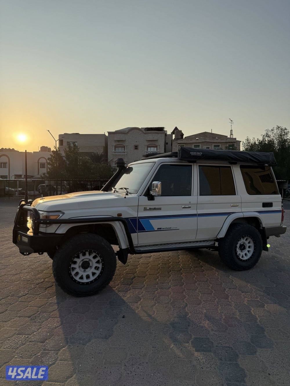 للبيع تيوتا نص2