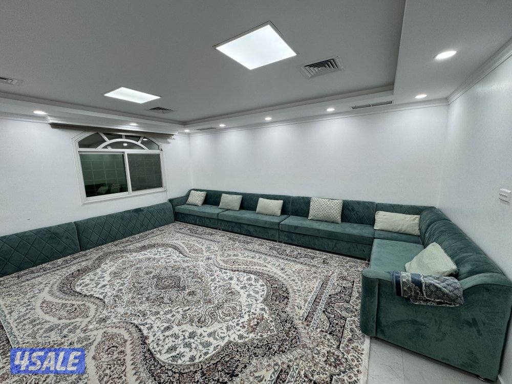 للبيع غنفات صالة ٨ونص حرف L1