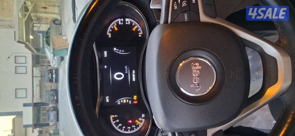 للبيع جيب لاريدو5