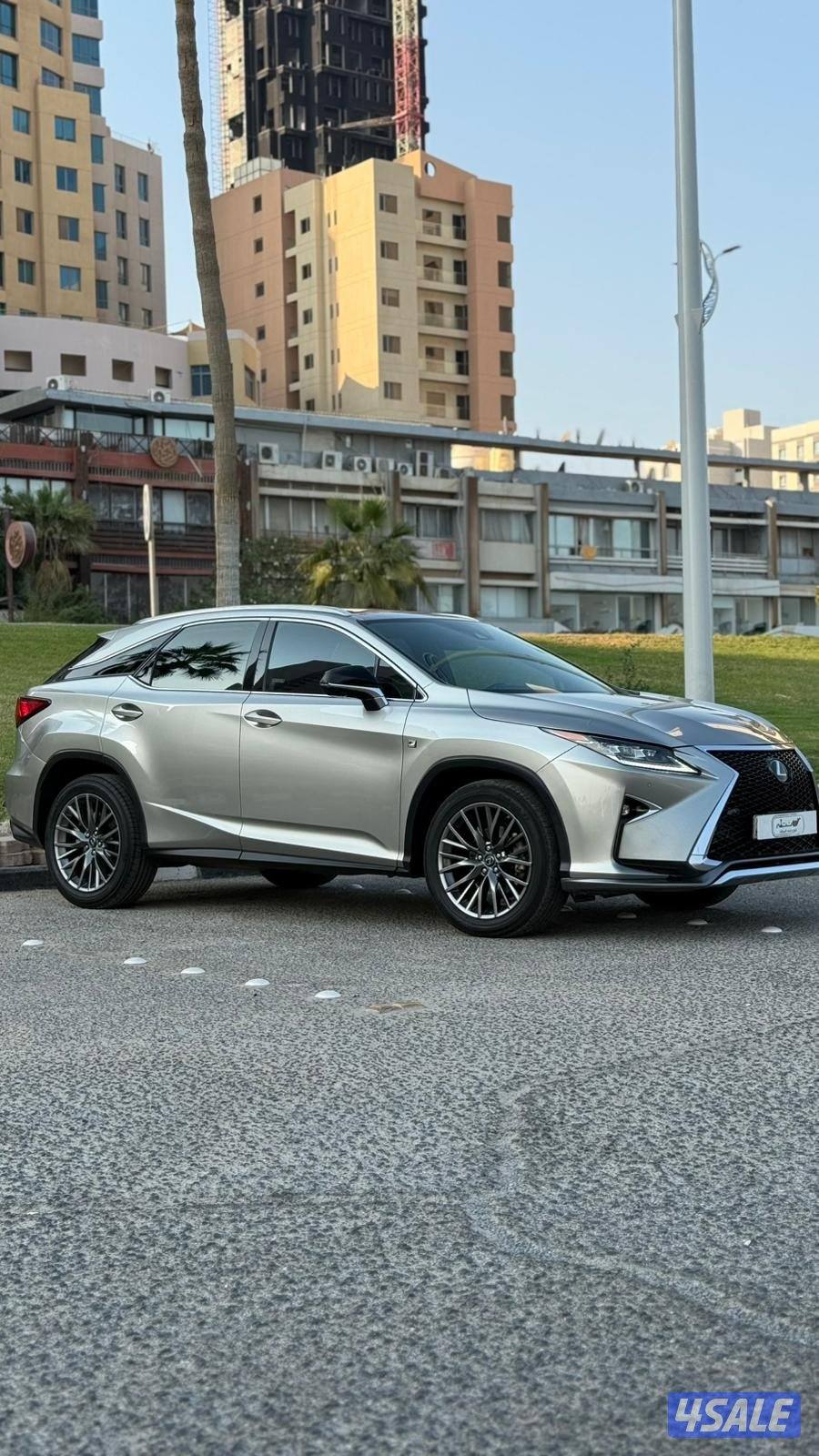 لكزس RX350 موديل 2019 // داخليه باللون الاحمر0