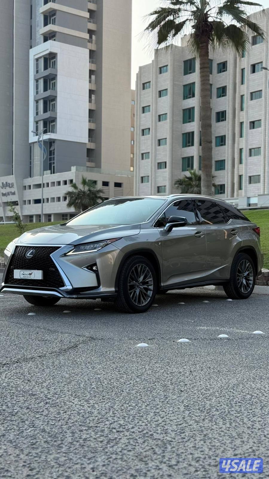 لكزس RX350 موديل 2019 // داخليه باللون الاحمر1