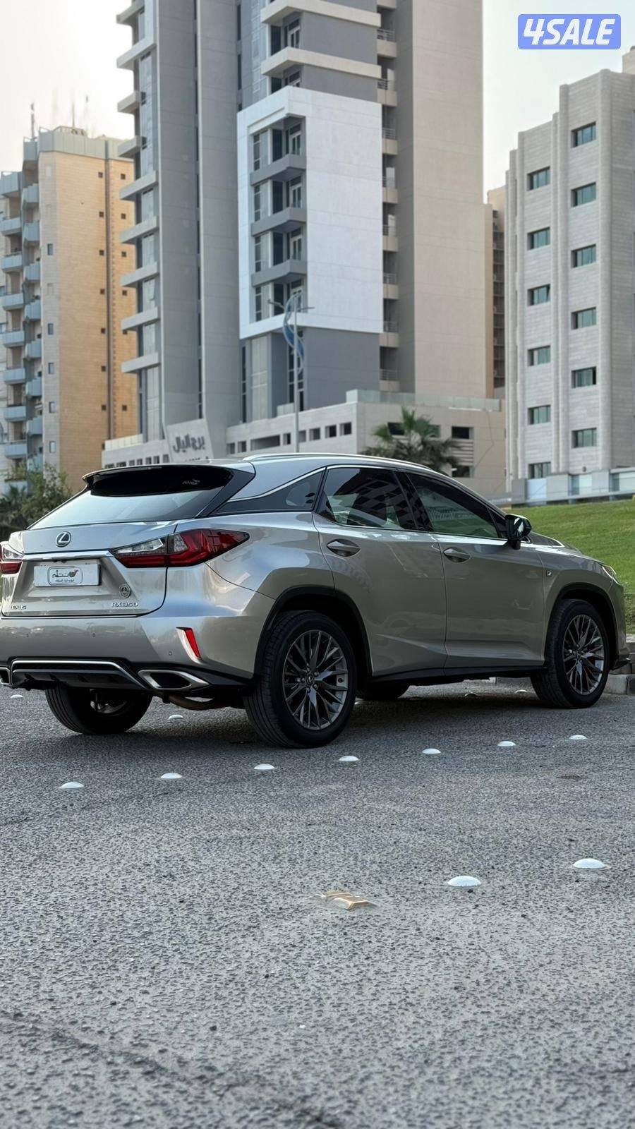 لكزس RX350 موديل 2019 // داخليه باللون الاحمر2