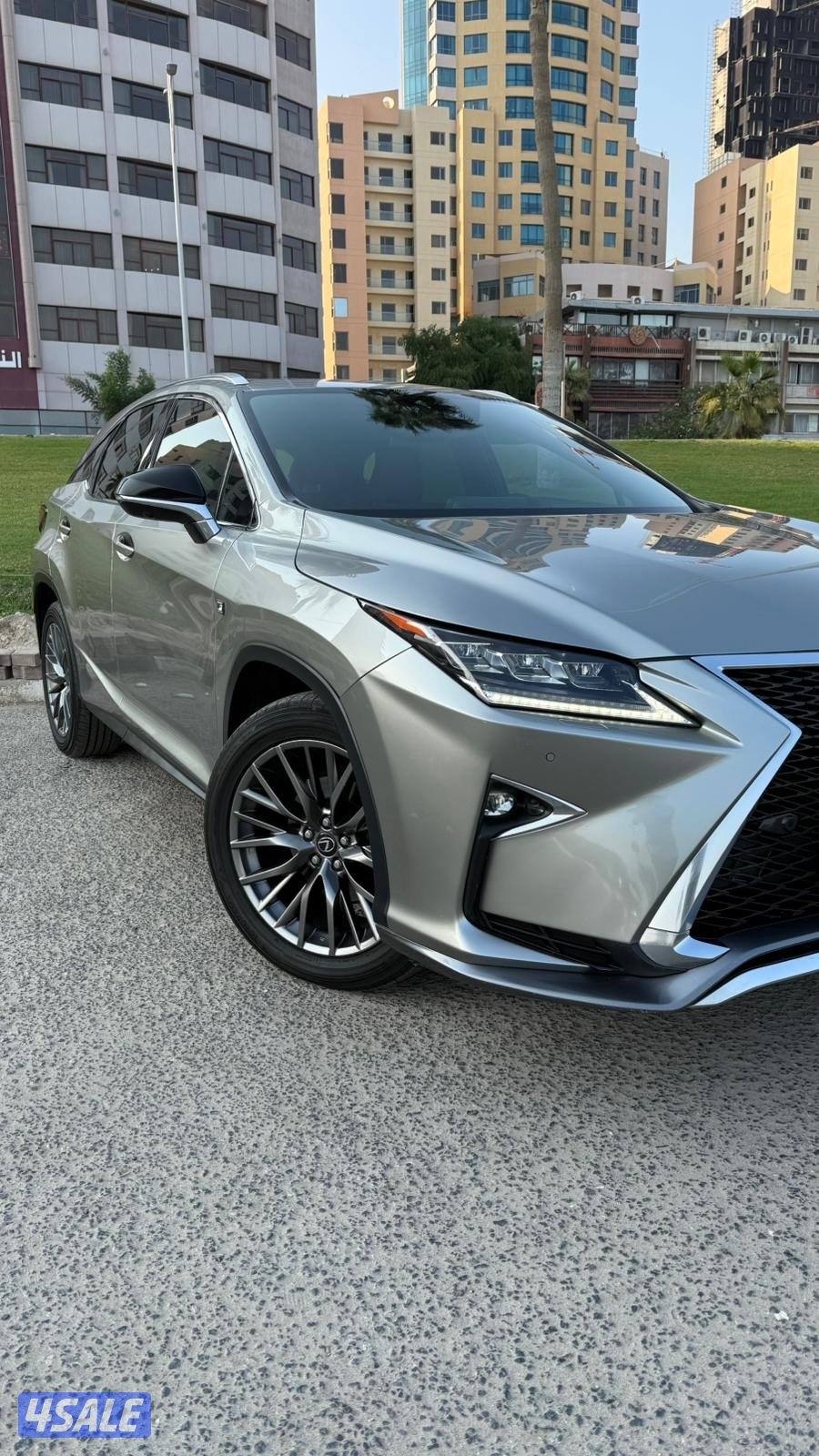 لكزس RX350 موديل 2019 // داخليه باللون الاحمر3