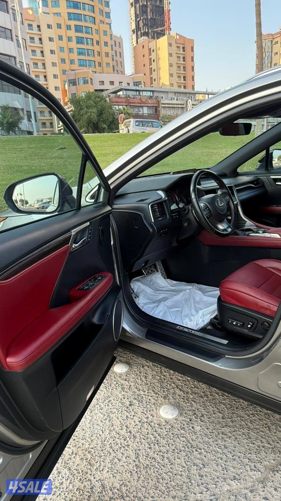 لكزس RX350 موديل 2019 // داخليه باللون الاحمر9