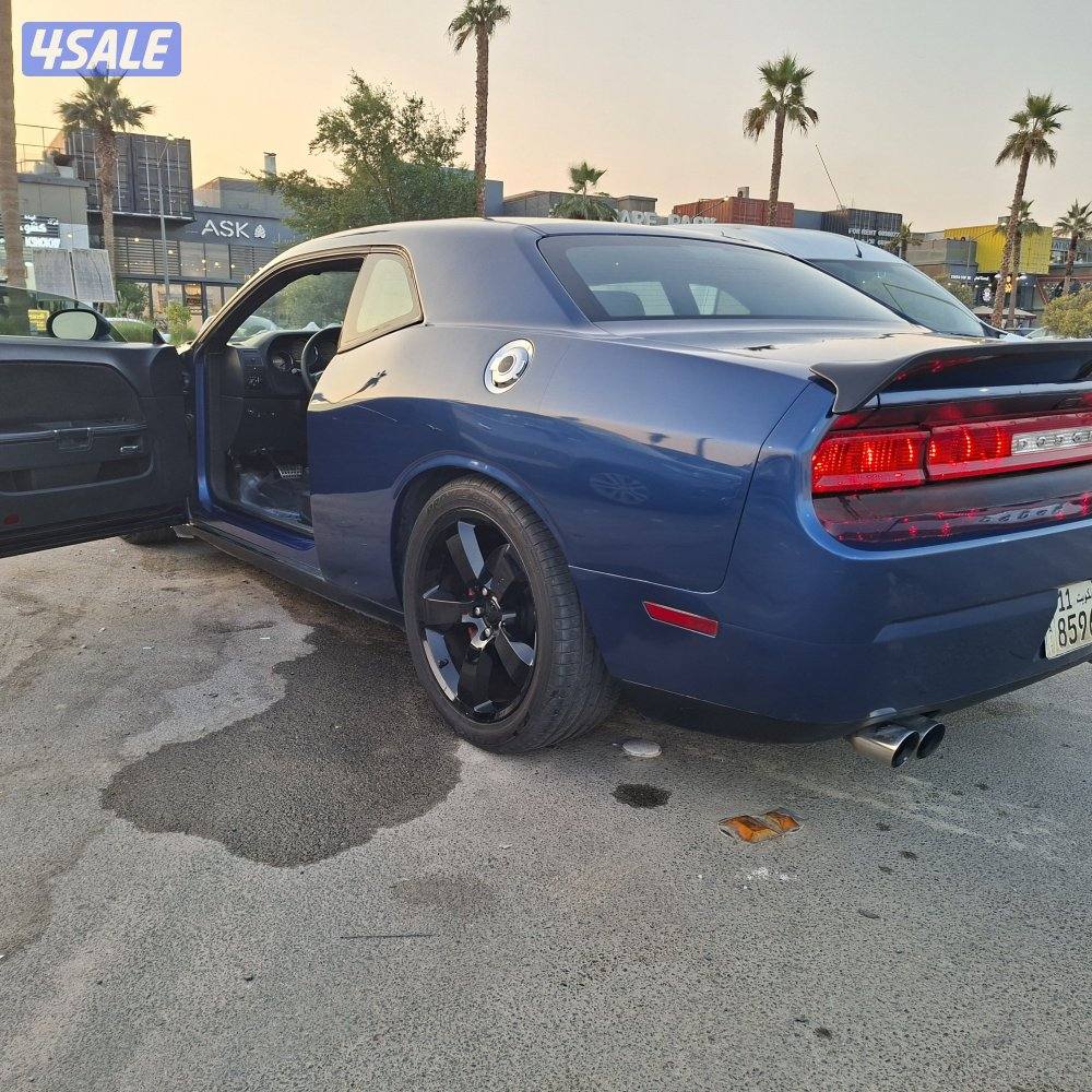للبيع دودج تشالنجر srt8 موديل ٢٠١٢ بحالة جيدة، شرط الفحص0