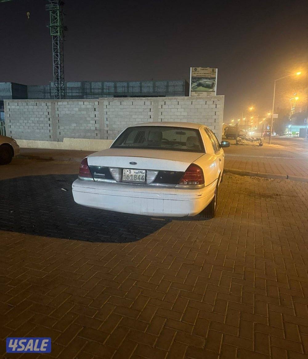 للبيع كراون فكتوريا موديل 20001